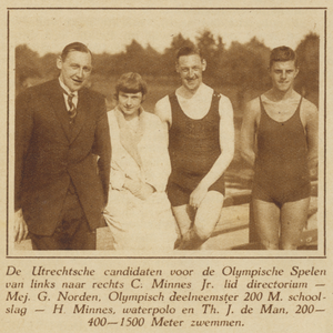 872150 Groepsportret van drie Utrechtse kandidaten zwemmen voor de Olympische Spelen, mej. G. Norden, H. Minnes, Th.J. ...